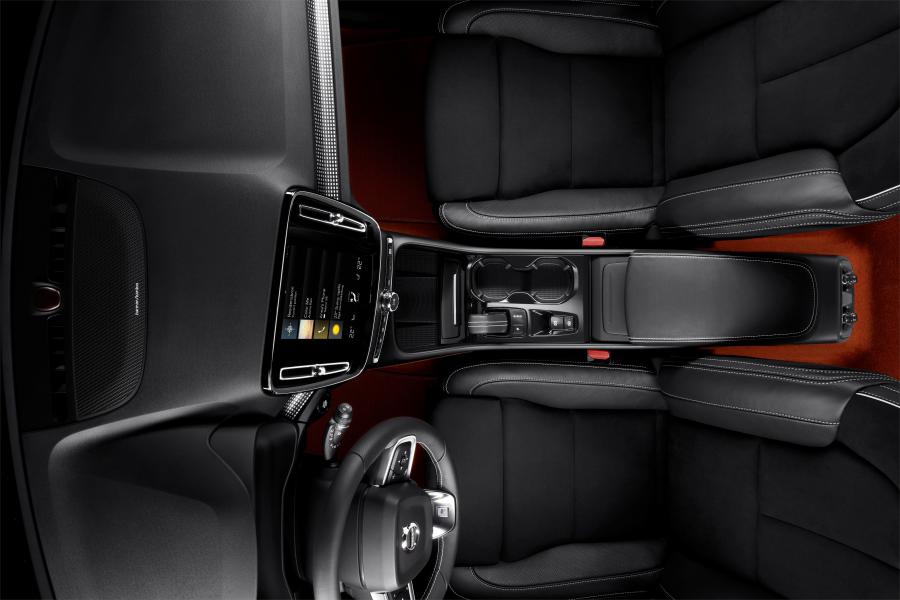 Интерьер Volvo XC40 T5 R-Design 2017 года  (WW) (фото 29 из 68)